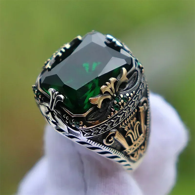 Men’s Luxury Emerald Inlaid Ring – Retro Domineering Style Party Jewelry